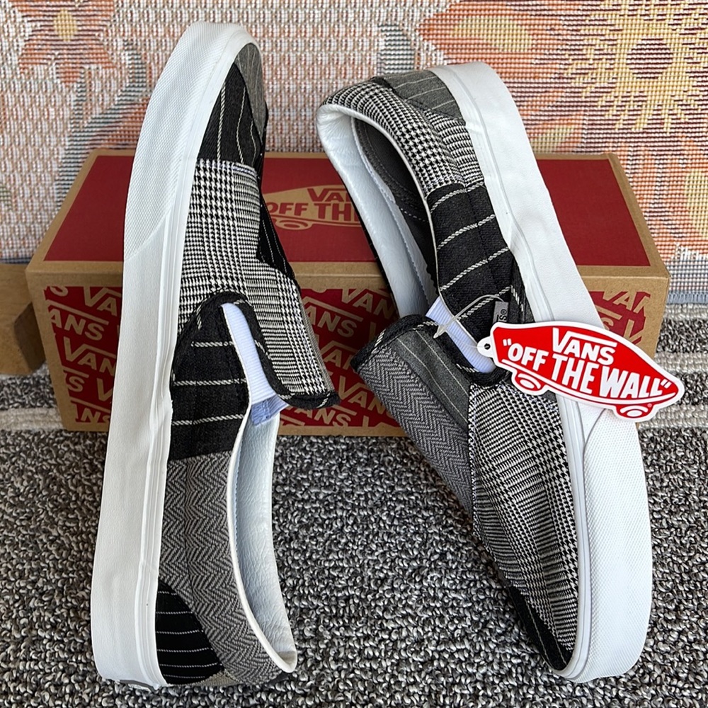 Vans WMNS Classic Slip-0n
Conference Call Suiting G
VN0A7Q4NHMU
Sneakers - Picture 12 of 16